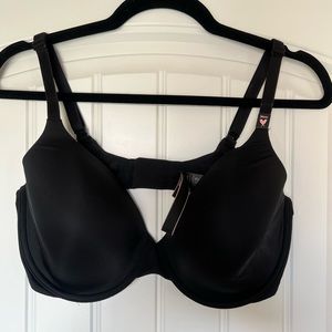 NEW Victoria’s Secret 36DD Black Tshirt Bra